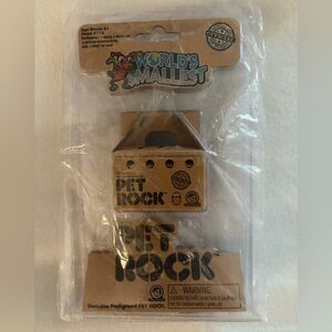 2/10 ✨UO Pet Rock NWOT